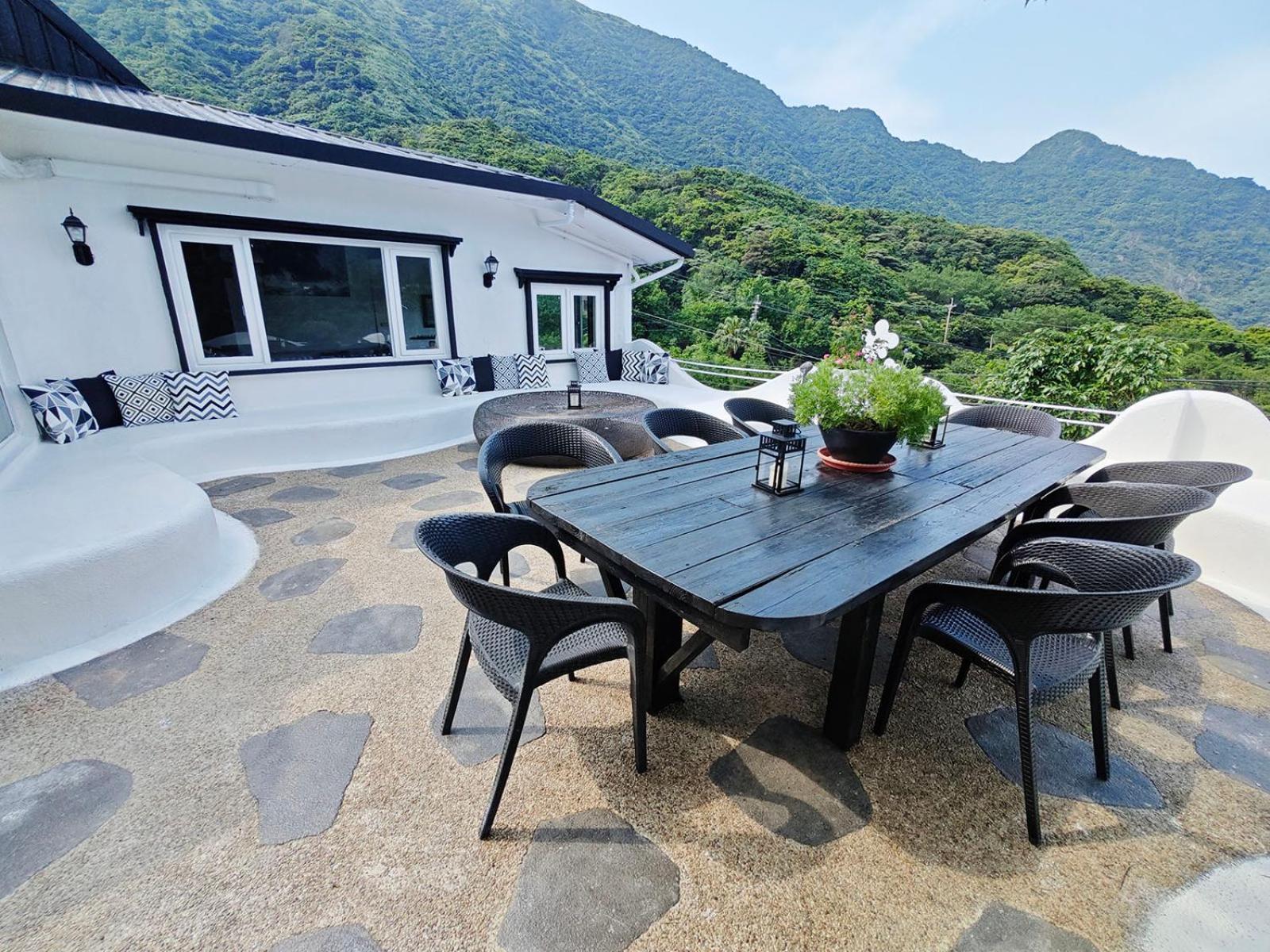 เอาเวอร์ โฮม 187 Bed & Breakfast จิ่วเฟิ่น ภายนอก รูปภาพ
