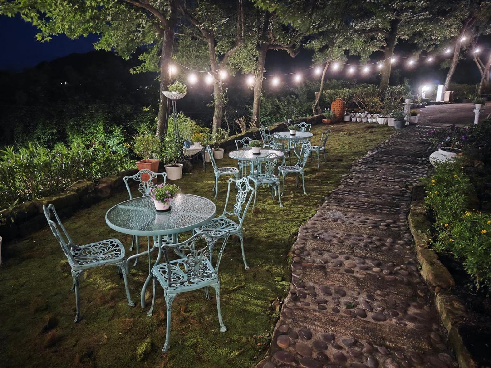 เอาเวอร์ โฮม 187 Bed & Breakfast จิ่วเฟิ่น ภายนอก รูปภาพ