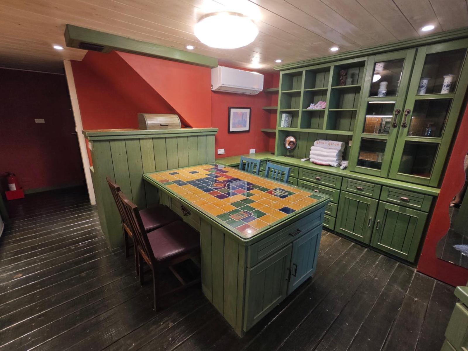 เอาเวอร์ โฮม 187 Bed & Breakfast จิ่วเฟิ่น ภายนอก รูปภาพ