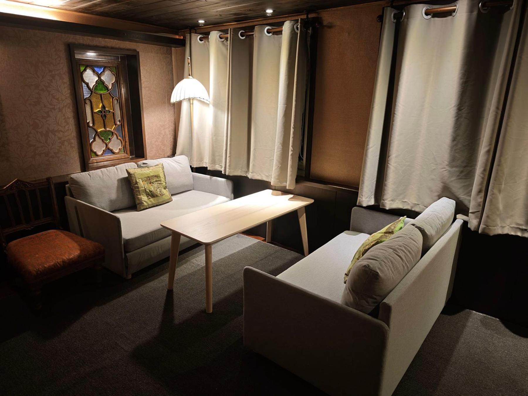 เอาเวอร์ โฮม 187 Bed & Breakfast จิ่วเฟิ่น ภายนอก รูปภาพ